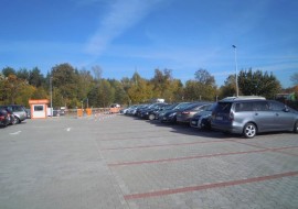 guarded parking lot modlin